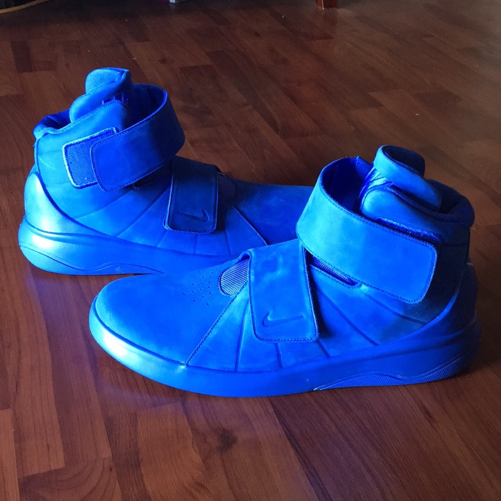 Men’s Nike shoes